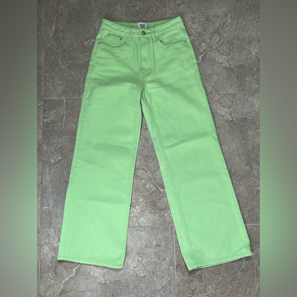 Princess Polly High Rise Wide Leg Light Wash
Green Jeans 2